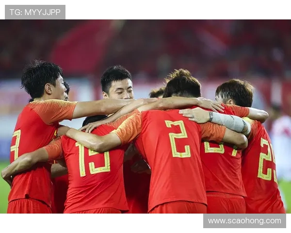 中国男足逆转取胜展现顽强斗志年轻球员爆发点燃球迷激情 中国男足逆转取胜展现顽强斗志年轻球员爆发点燃球迷激情