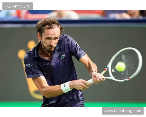 梅德韦杰夫惊险逆转晋级上海网球大师赛四强 赛后称状态渐入佳境 梅德韦杰夫惊险逆转晋级上海网球大师赛四强 赛后称状态渐入佳境