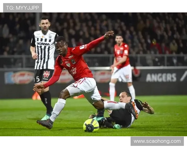 昂热俱乐部的崛起与挑战:法甲中小俱乐部的奋斗历程与未来展望 昂热俱乐部的崛起与挑战:法甲中小俱乐部的奋斗历程与未来展望